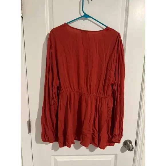 TORRID Long Sleeve Babydoll Rayon V Neck Blouse Spice Red size 2 - Picture 6 of 7